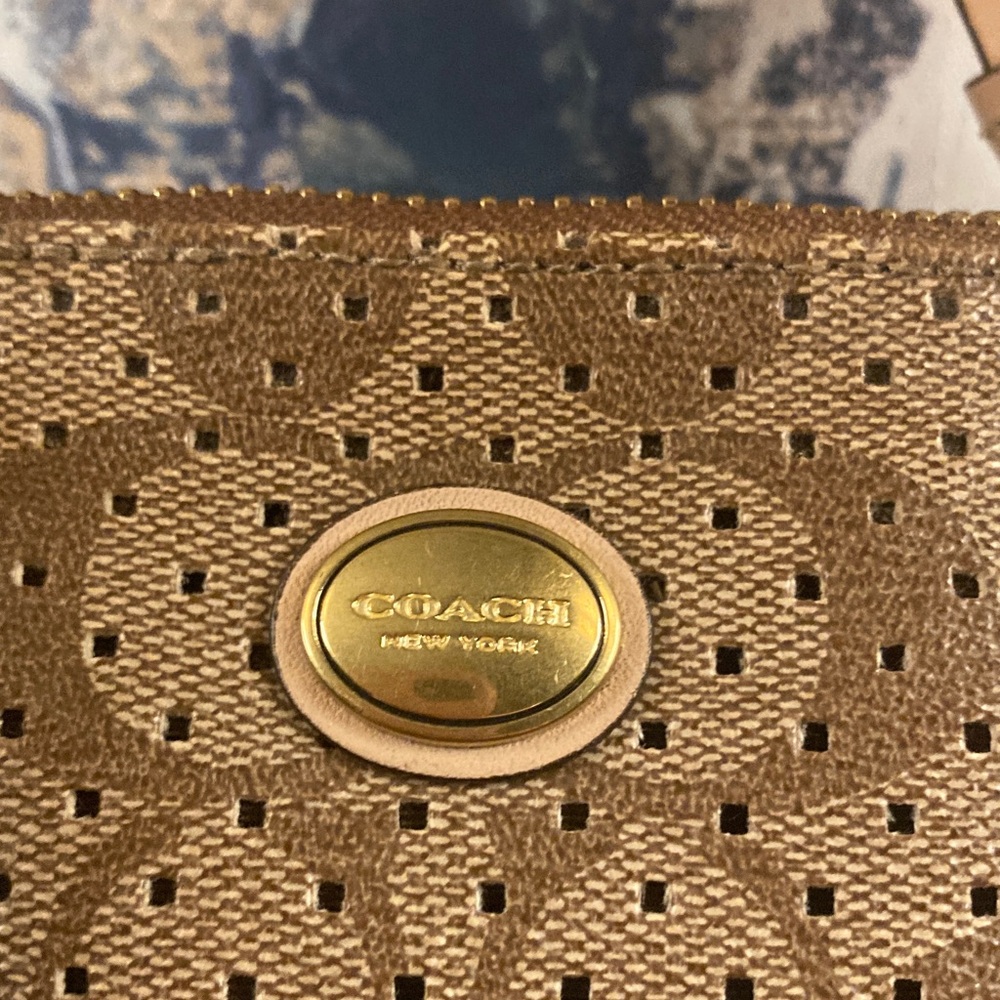 Coach Brown and Tan Shoulder Bag - Picture 4 of 15